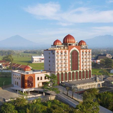 Alhambra Hotel & Convention, BW Signature Collection Tasikmalaya Exterior photo