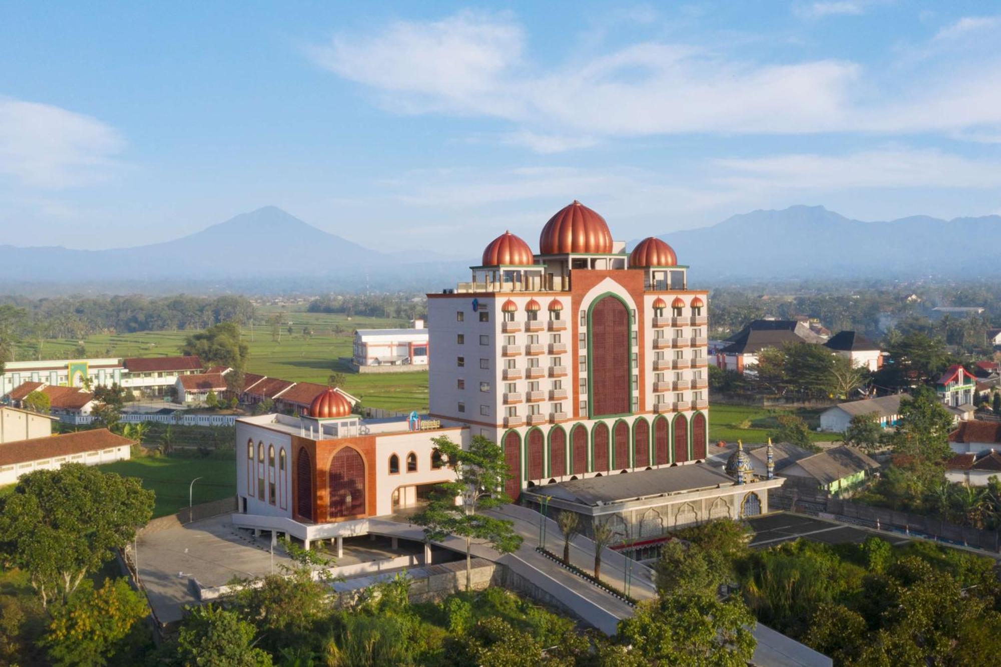 Alhambra Hotel & Convention, BW Signature Collection Tasikmalaya Exterior photo